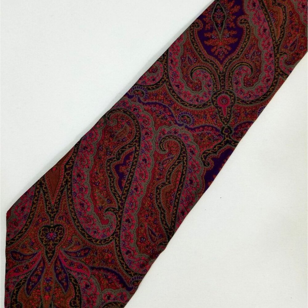 Claybrooke Mens Silk Handmade Maroon Paisley Tie 3.5" Width 69" Length Vintage